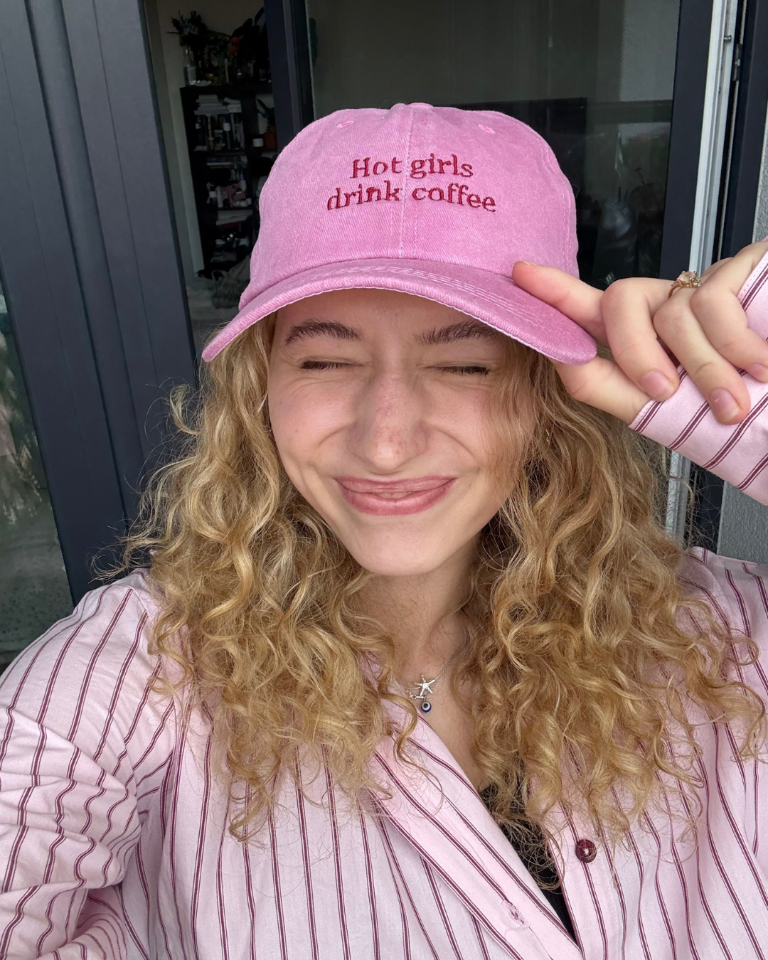 IT girl kšiltovka bold🌸