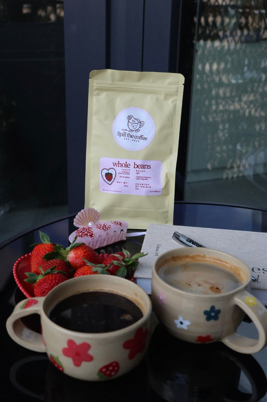 káva jahody a bílá čokoláda🍓